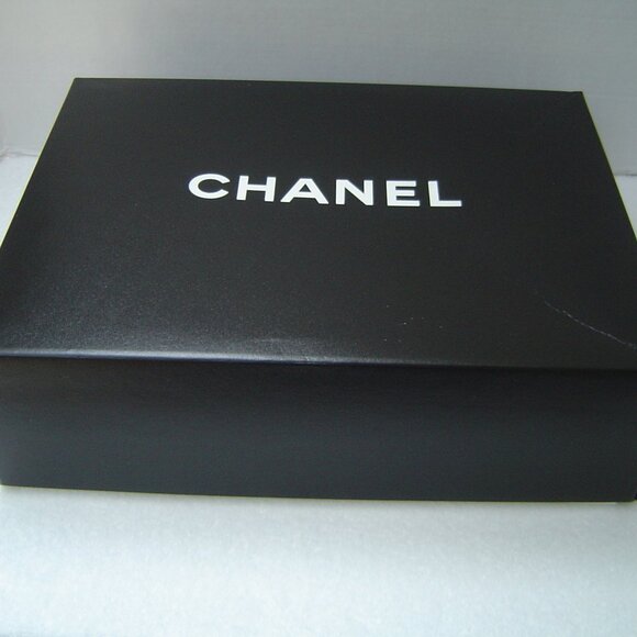 VINTAGE CHANEL BLACK LARGE GIFT BOX  GOOD USED CONDITION - Picture 7 of 10